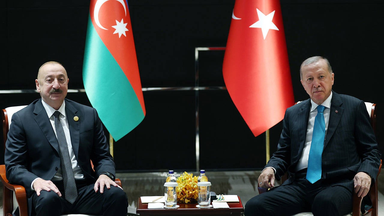 Erdoğan Aliyev'le ve Paşinyan'la görüştü