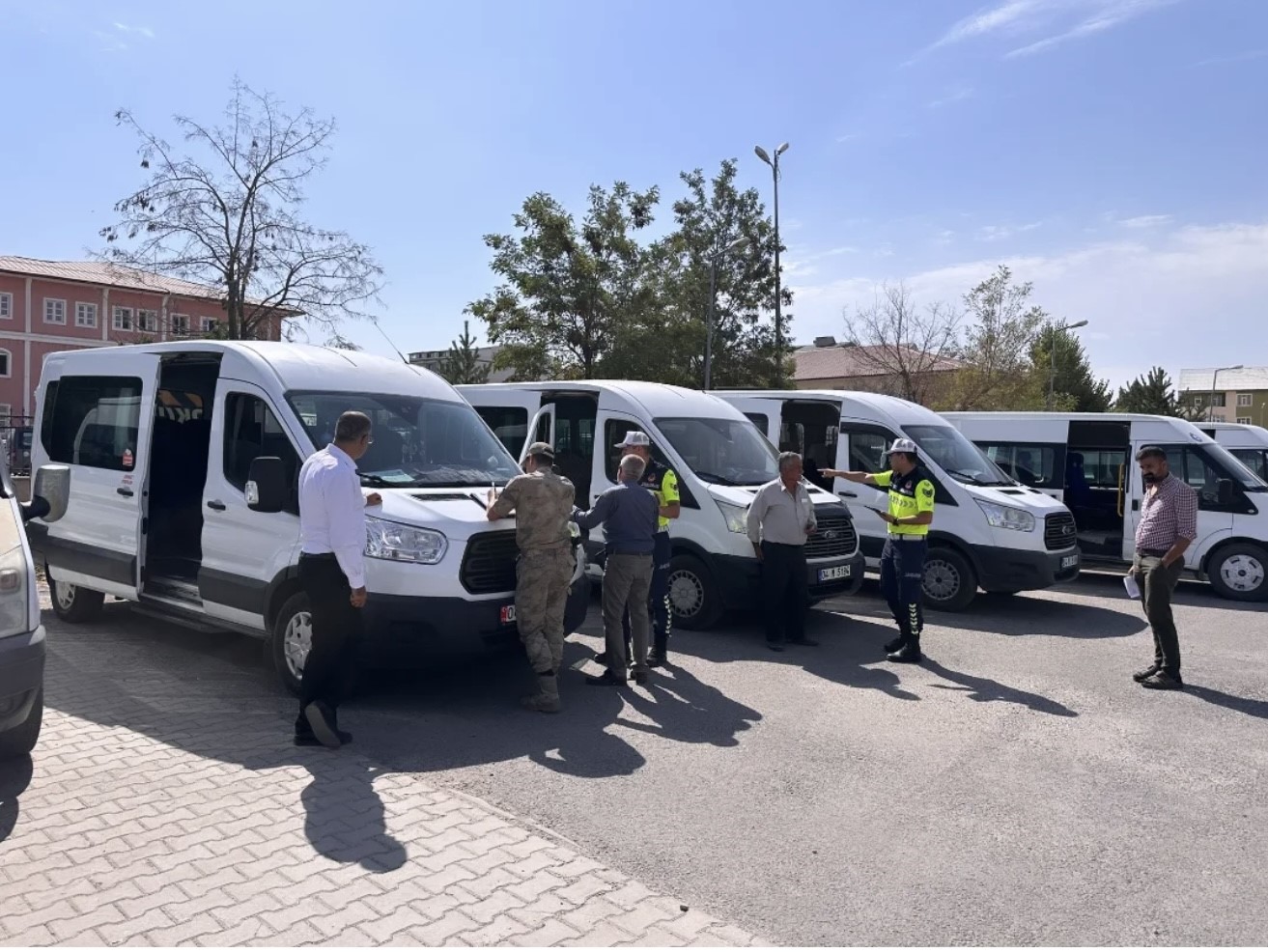 Öğrenci servislerine sıkı denetim