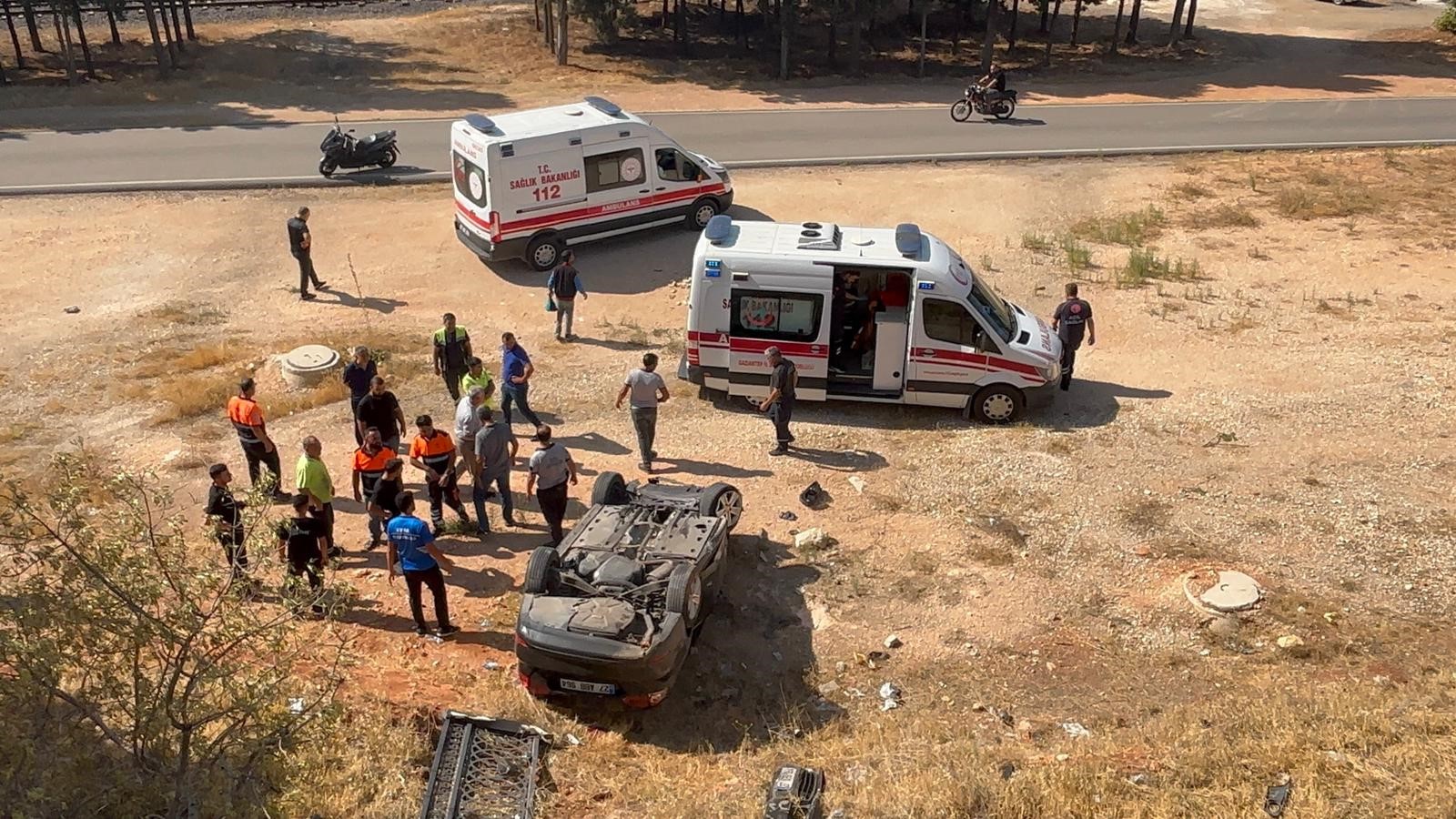 Otomobil 5 metrelik şarampole uçtu