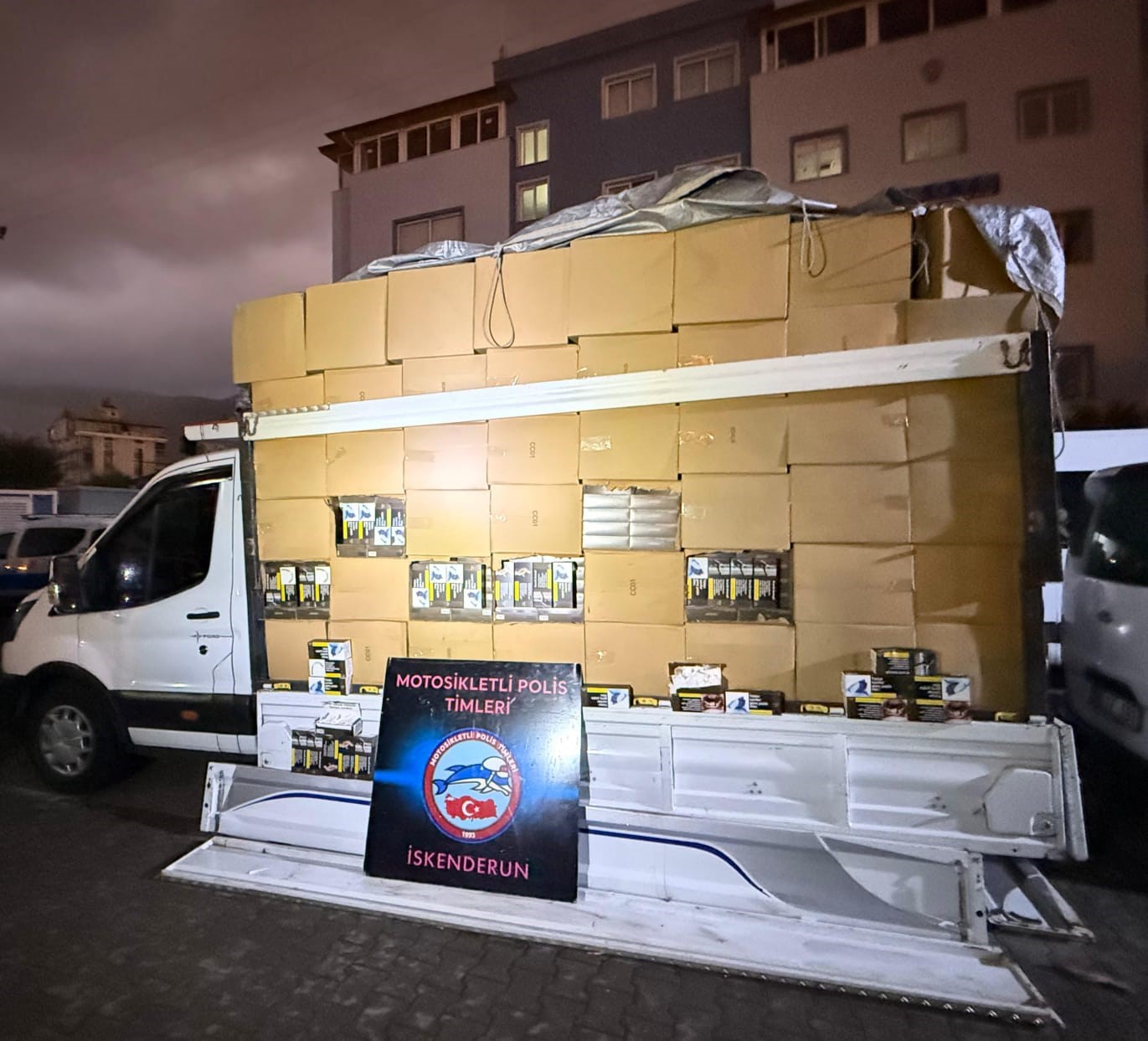 2,9 milyon makaron yakalandı