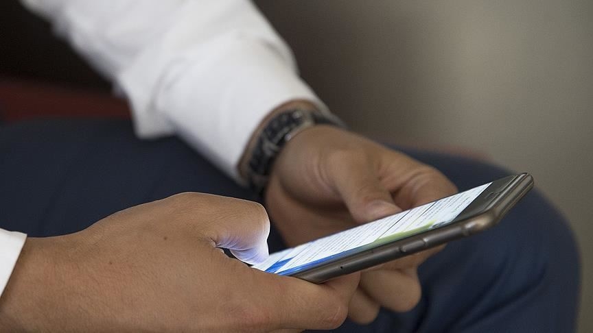 Tuvalette telefonla vakit geçirmek hemoroid riskini artırıyor