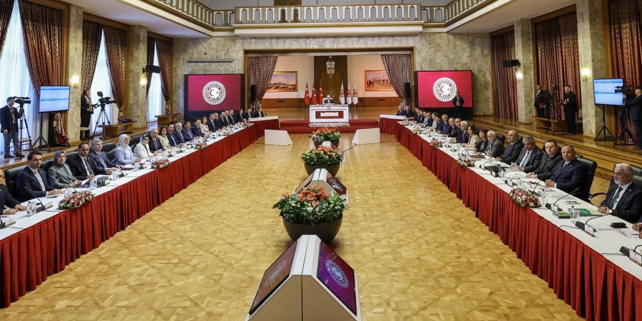 MHP'den "Komisyon Öcalan'a heyet göndersin" önerisi