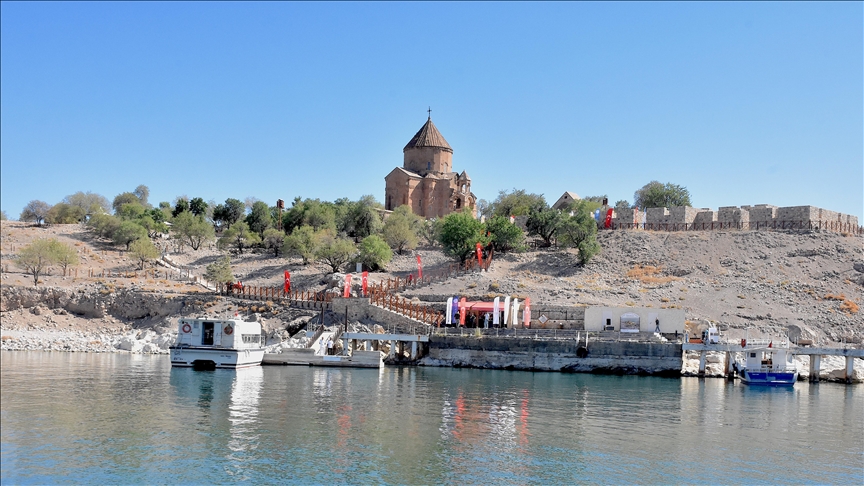 Akdamar Kilisesi'nde 13. ayin