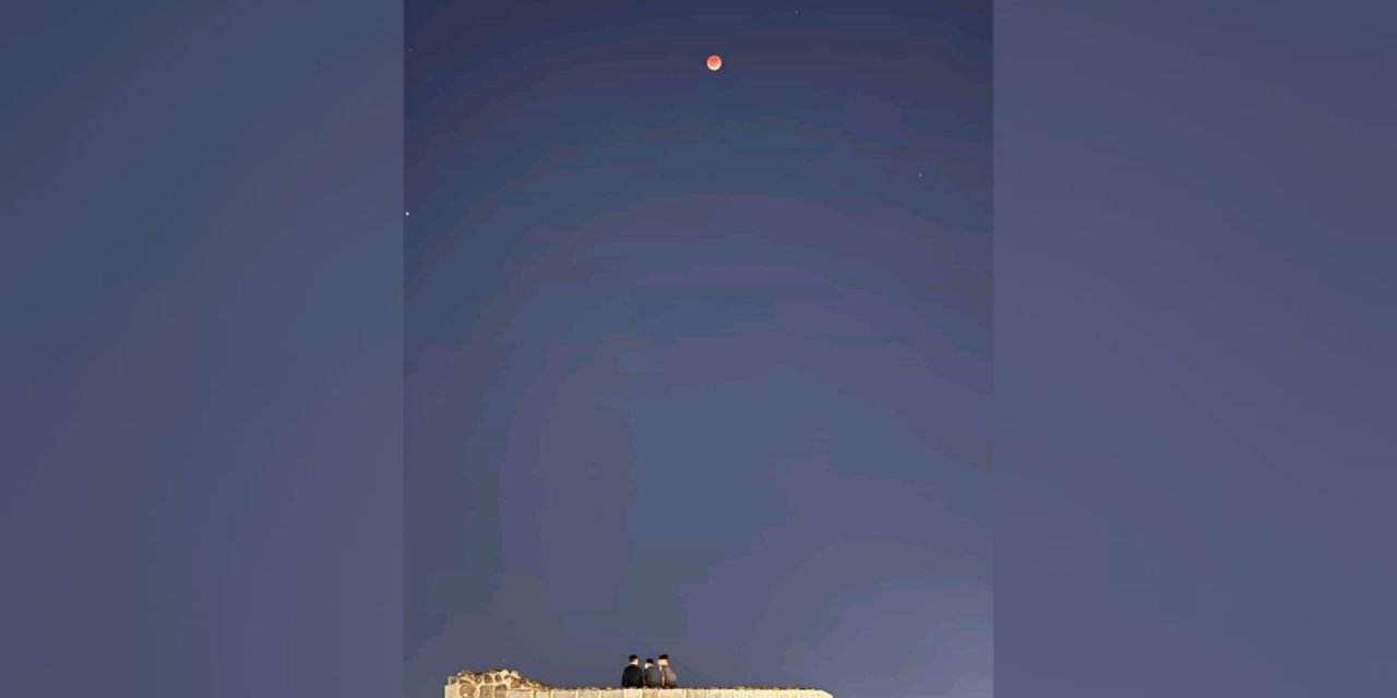 Diyarbakır’da "Kanlı Ay Tutulması" görüntülendi