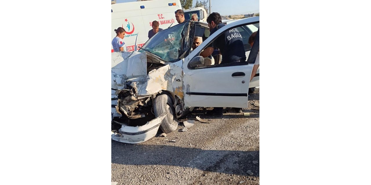 Otomobil ile tır çarpıştı: 2 yaralı