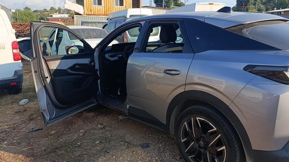 Kiraladığı araçta başından vurulmuş halde bulundu