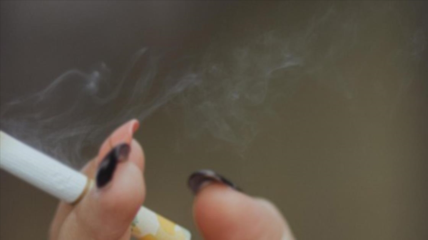 Çocukları sigara içen ebeveynlere para cezası