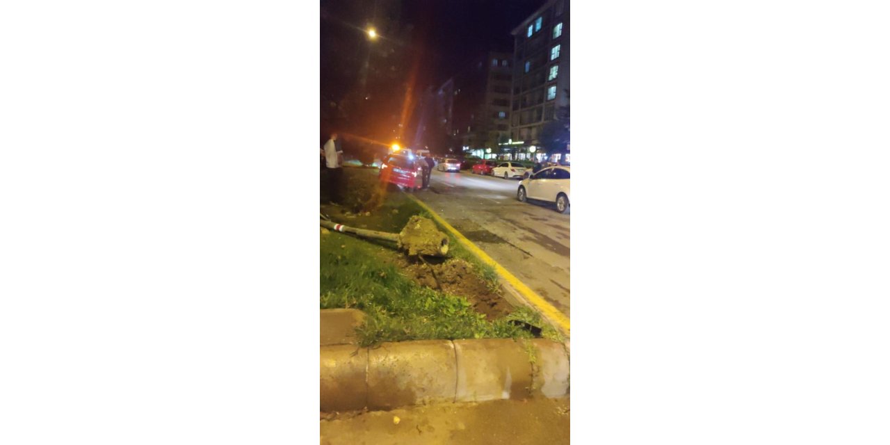 Alkollü sürücü yayalara çarptı: 1 ölü, 2 yaralı