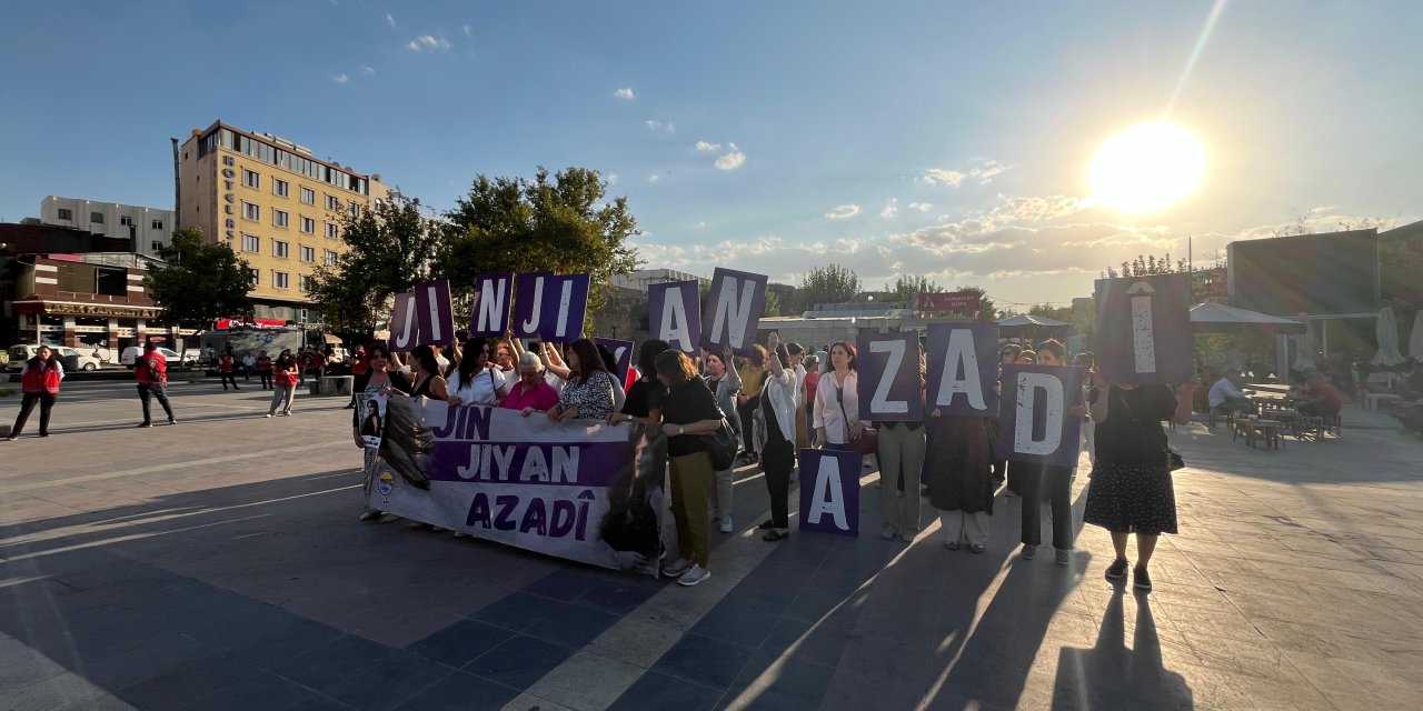 Diyarbakır’da kadınlar Jina Mahsa Amini için yürüdü