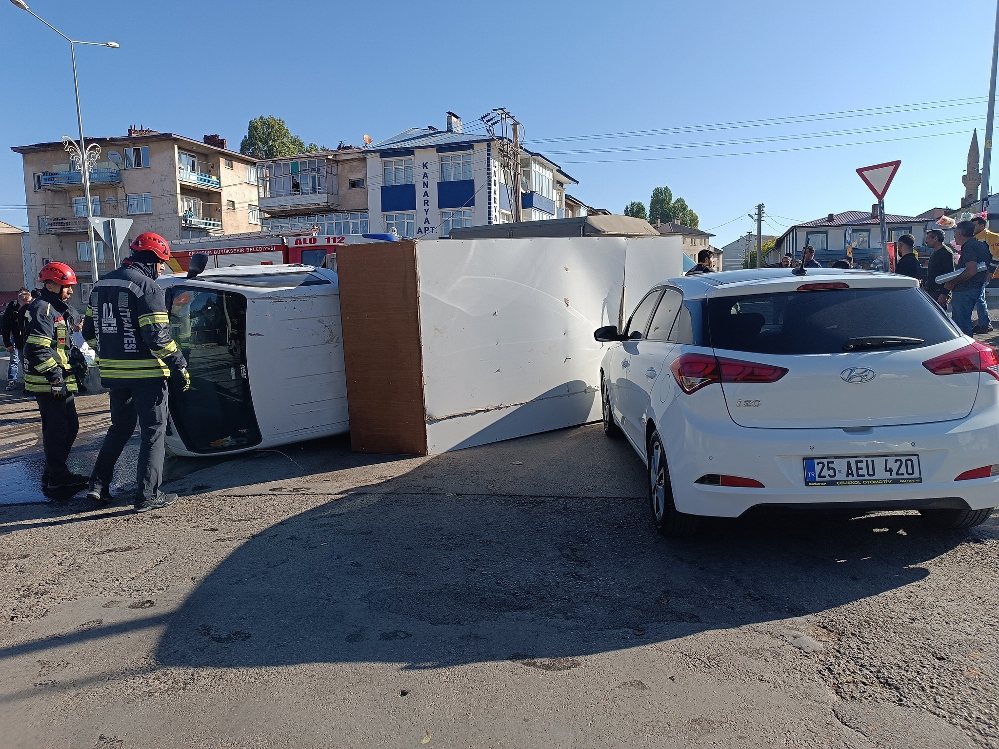 Erzurum’da zincirleme kaza: 3 araç birbirine girdi