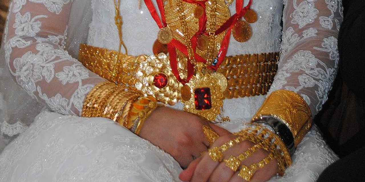 Kriz geleneği değiştiriyor: Düğünlerde altının yerine takılıyor