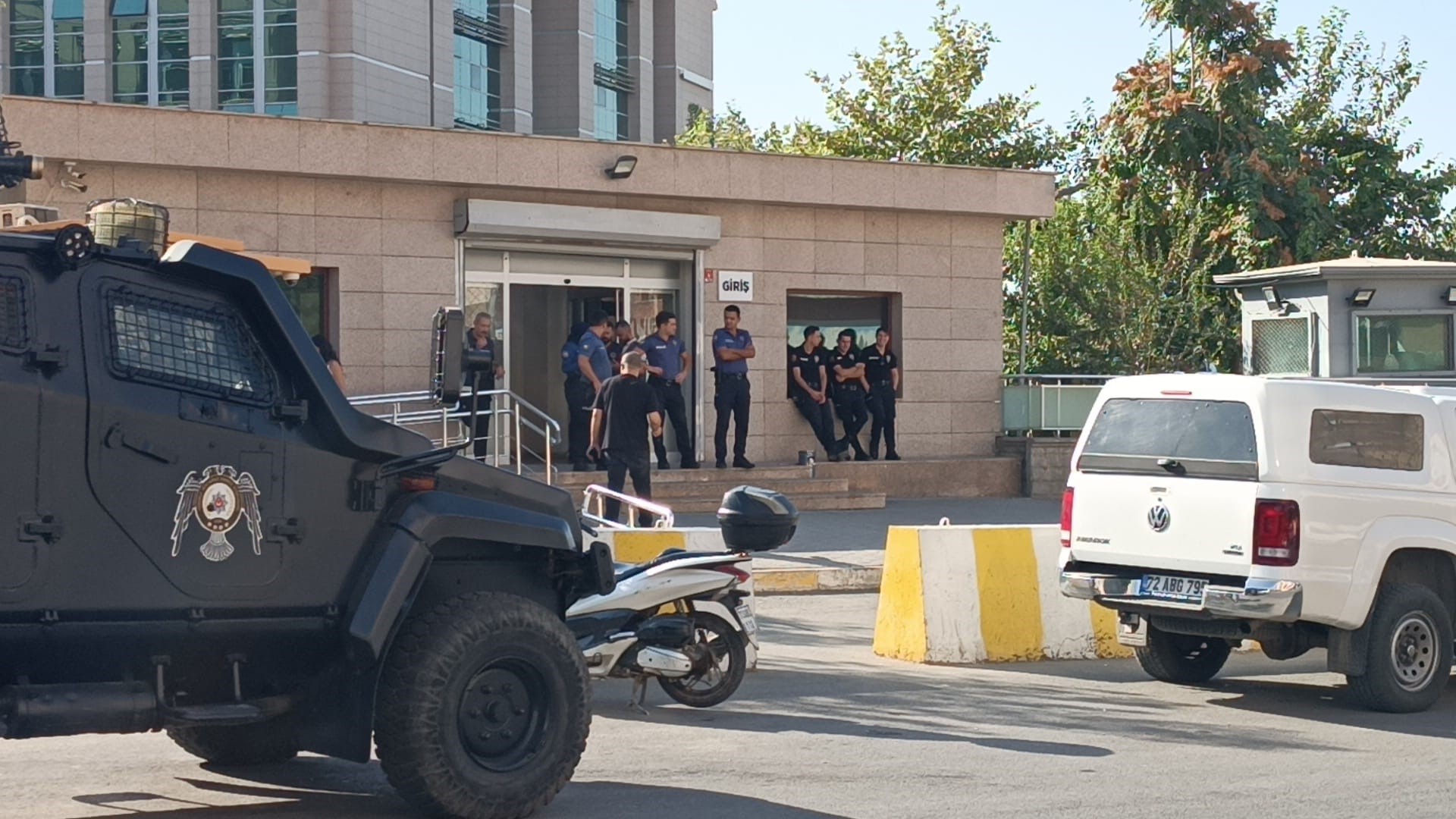 4 kişinin öldüğü saldırıda 10 şahıs tutuklandı