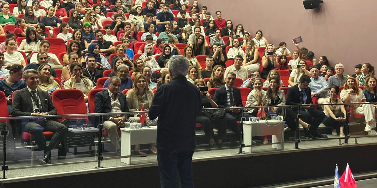 Diyarbakır TED Koleji Zülfü Livaneli'yi ağırladı