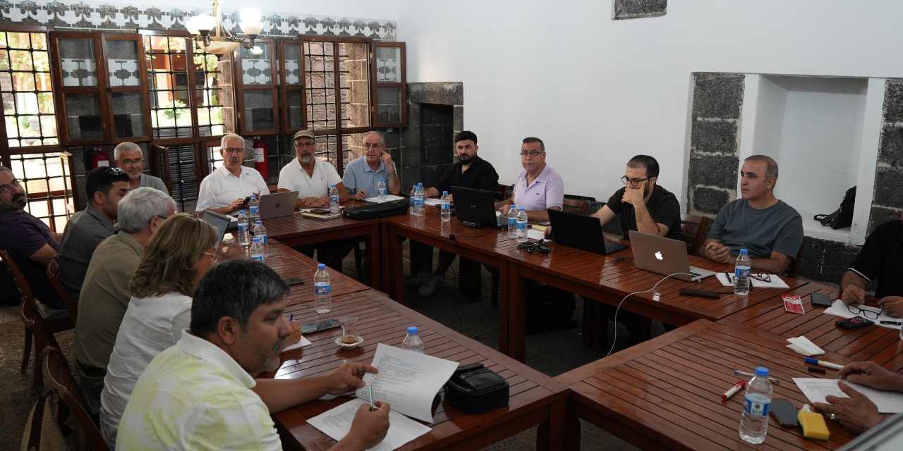 Belediyelerde Kirmanckî terminoloji toplantısı