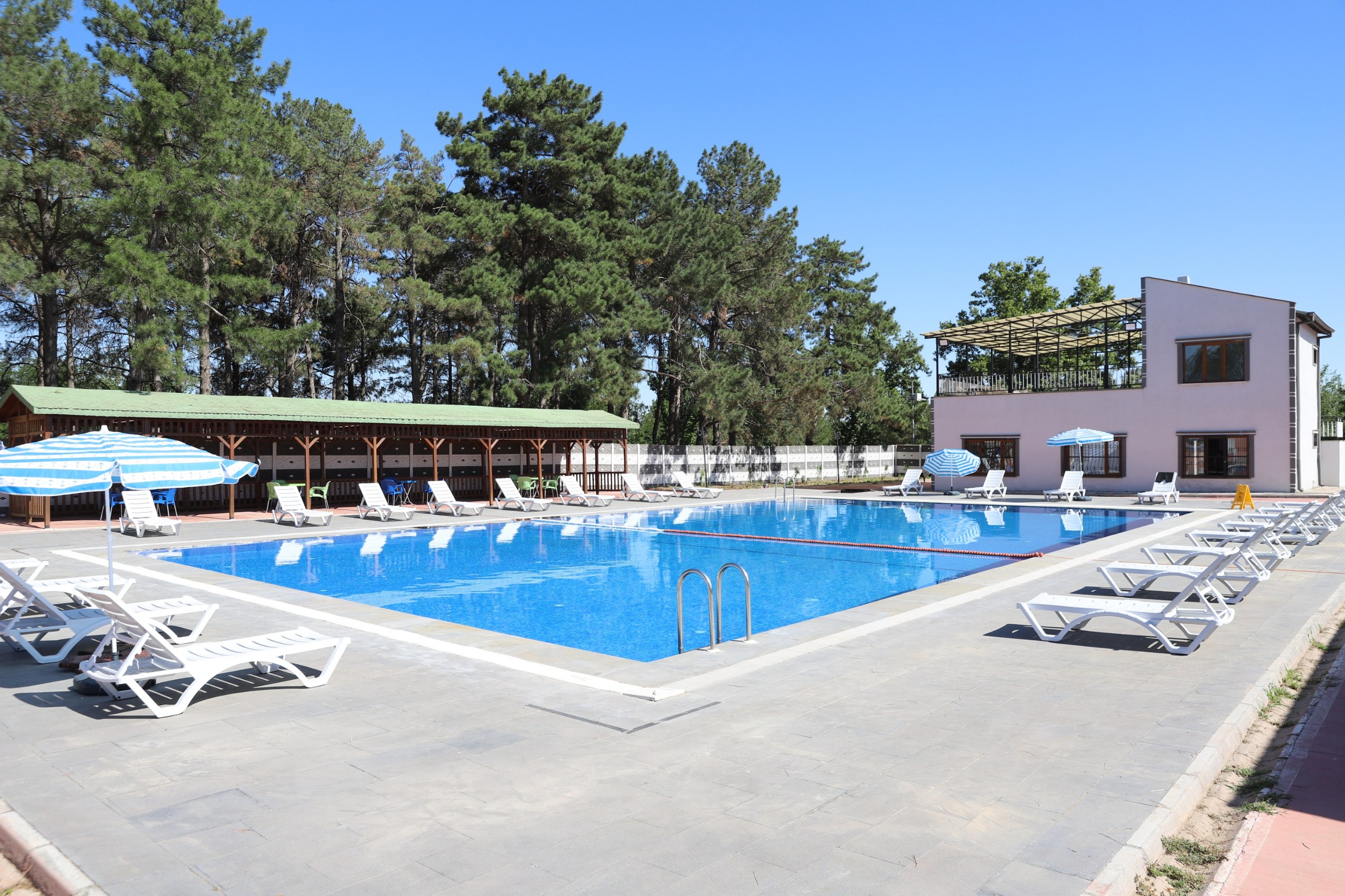 Diyarbakır’da 284 kadın yüzme eğitimini tamamladı