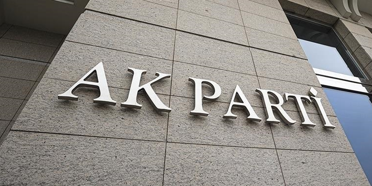 Ak Parti’de peş peşe istifaların ardından ilk açıklama