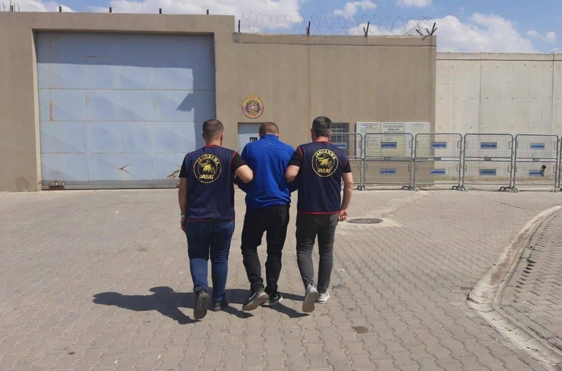 Uyuşturucu ticareti suçundan aranan şahıs yakalandı