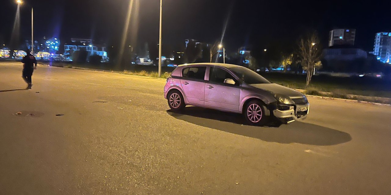 Otomobil ile motosiklet çarpıştı: 1 ölü