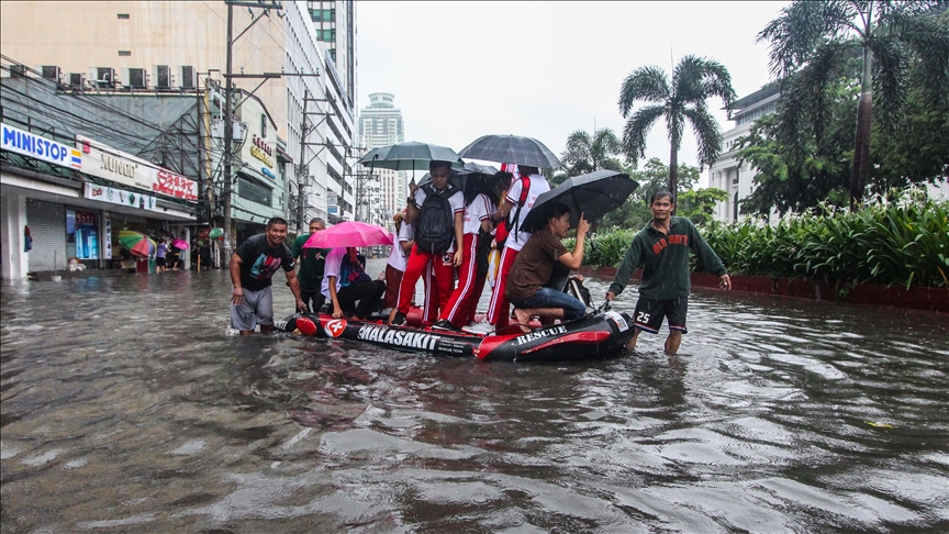 Filipinler'de muson yağmurları 100 binden fazla kişiyi etkiledi