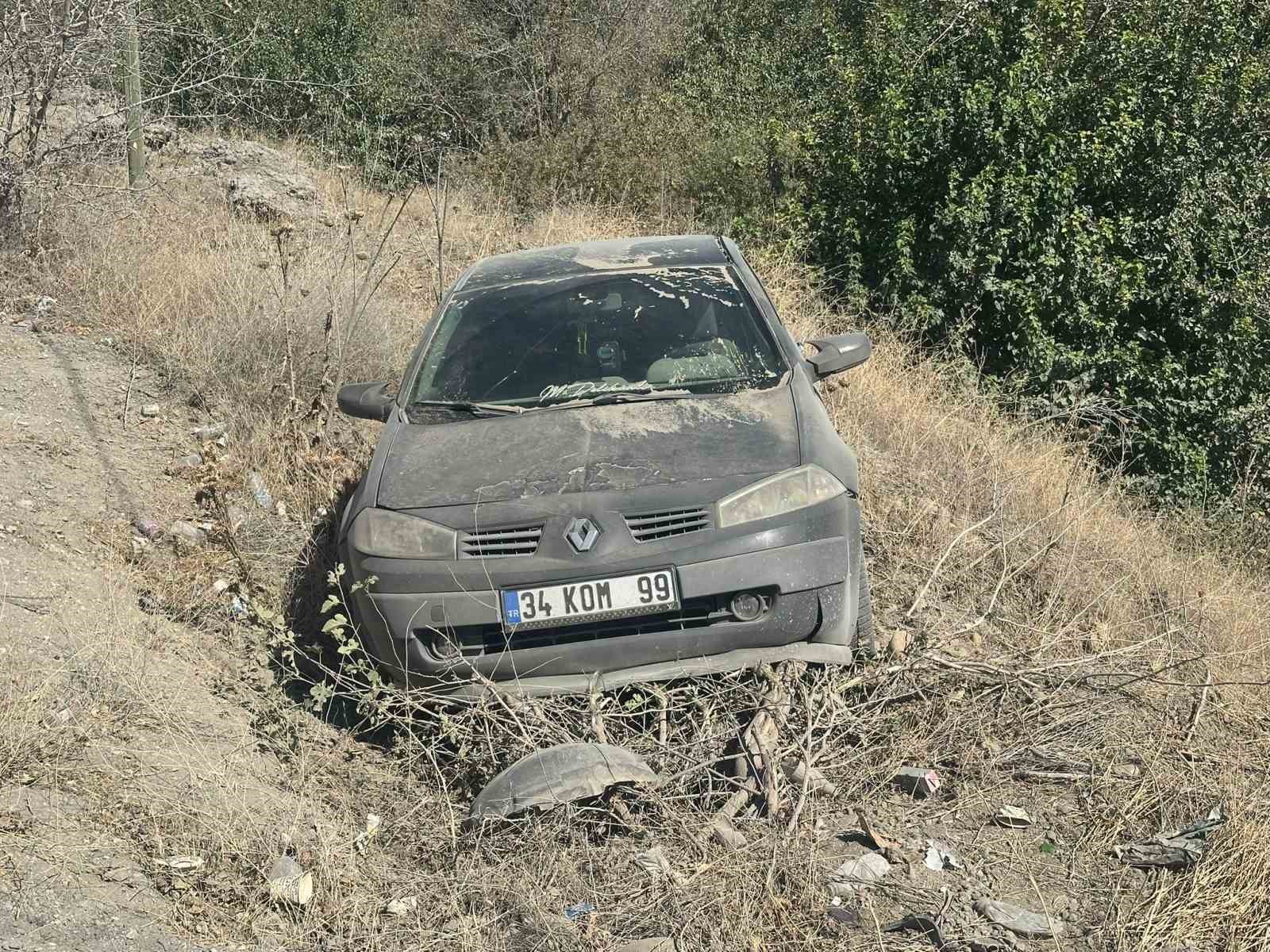 Karayoluna dökülen mıcır kazaya neden oldu