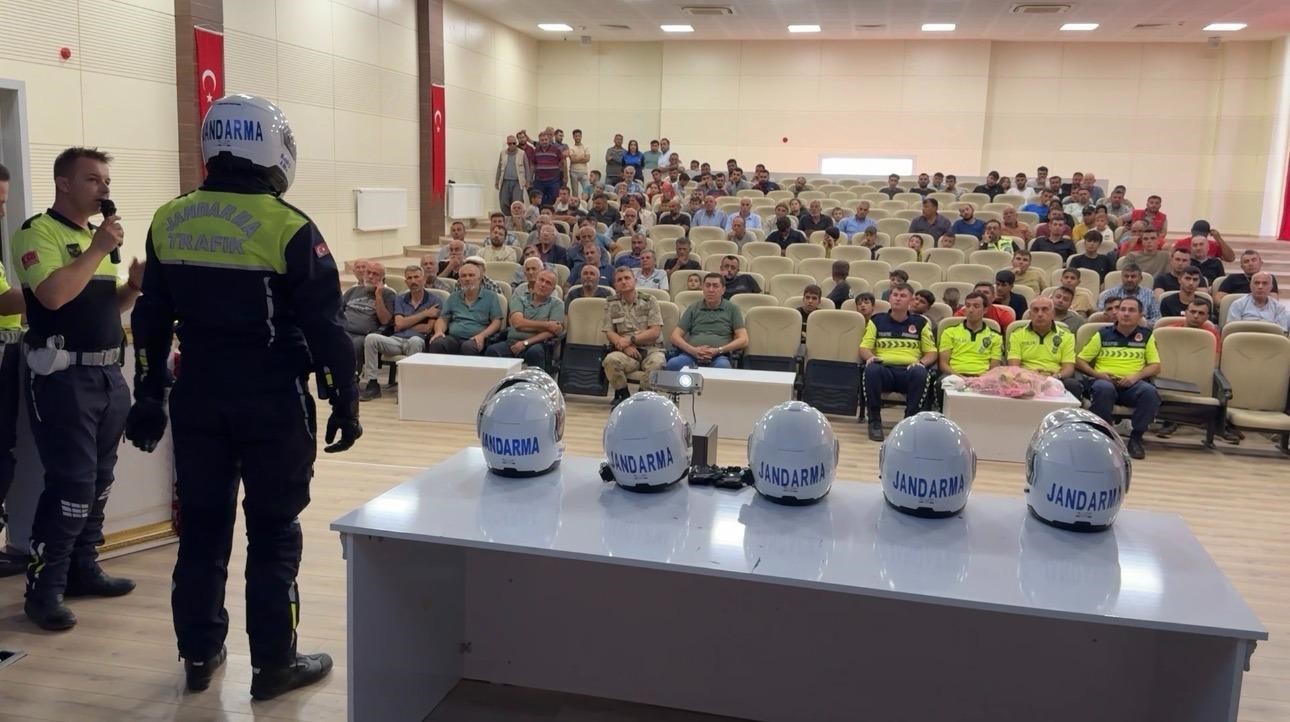 150 motosiklet sürücüsüne güvenli sürüş eğitimi