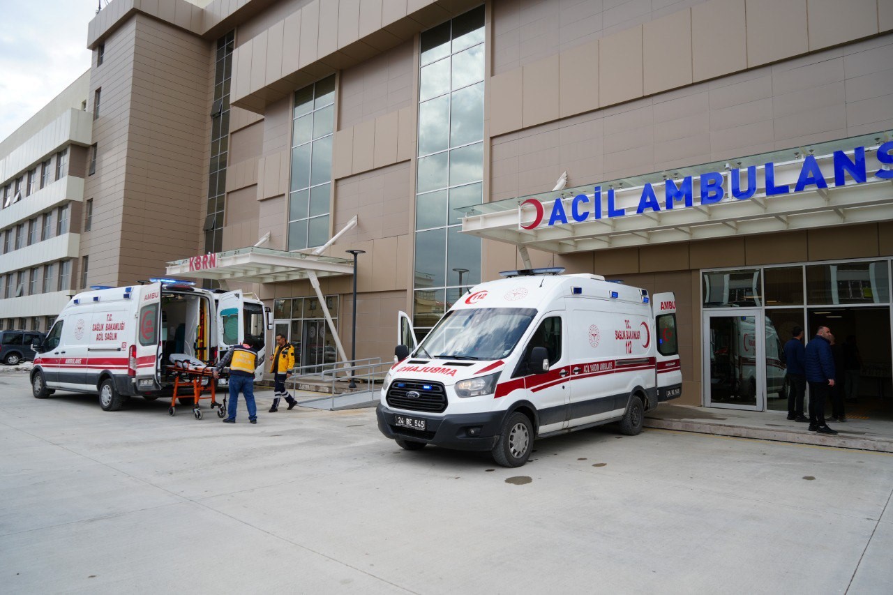 Erzincan’da trafik kazası: 5 yaralı