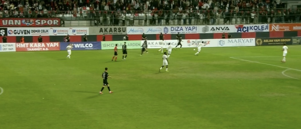 Amedspor Van'dan eli boş döndü