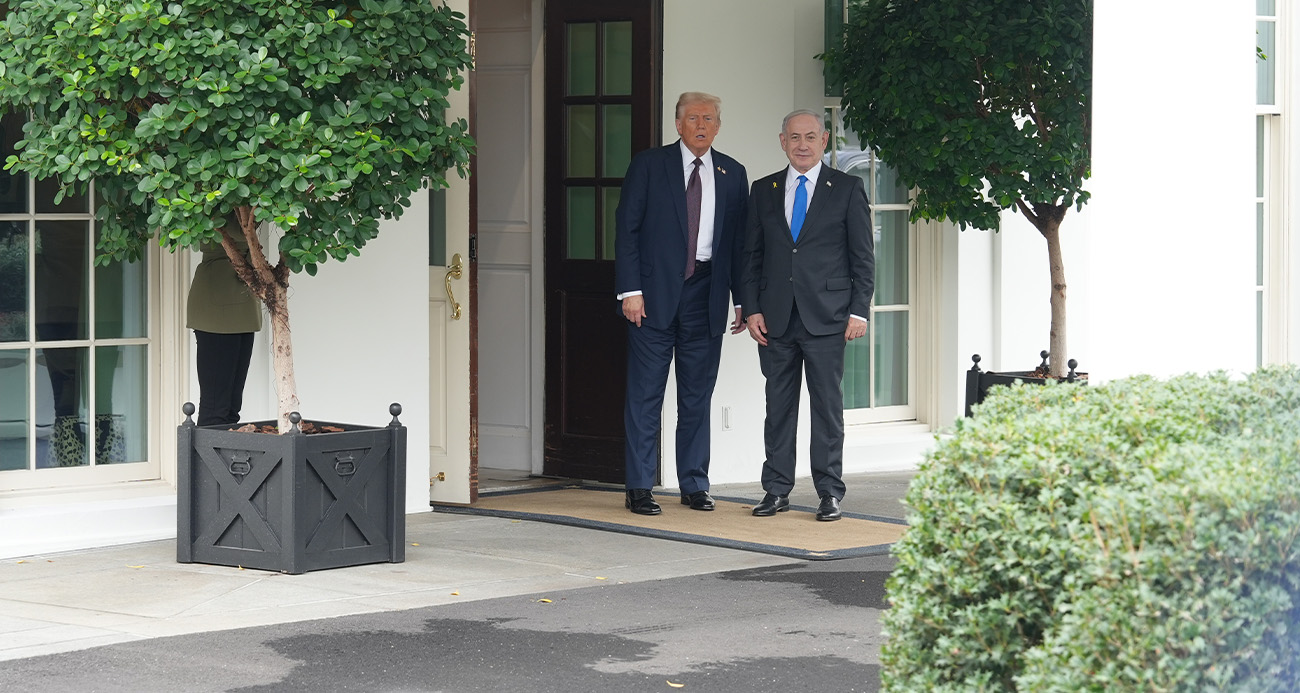 Trump ve Netanyahu bir araya geldi