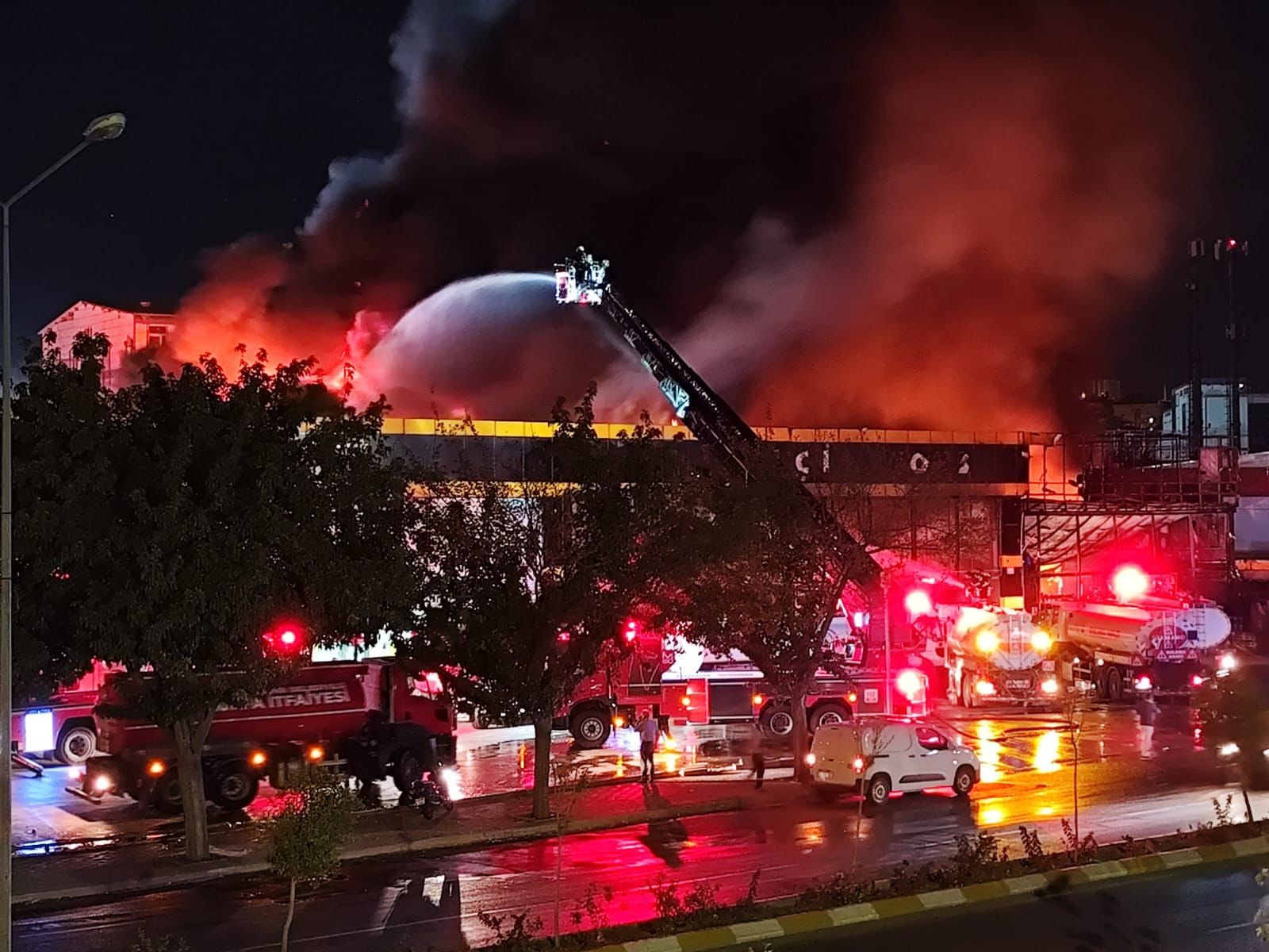 Şanlıurfa'da korkutan yangın