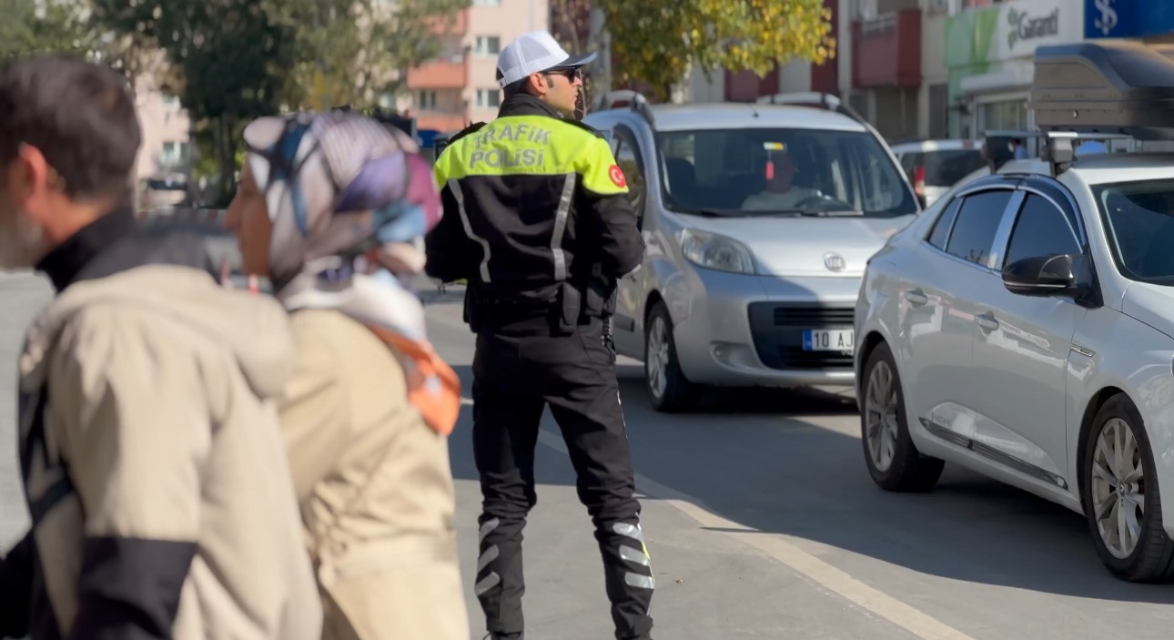 Ağrı’da polis denetimleri sürüyor