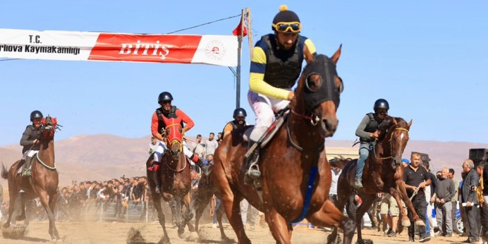 Bingöl’de at yarışları nefes kesti