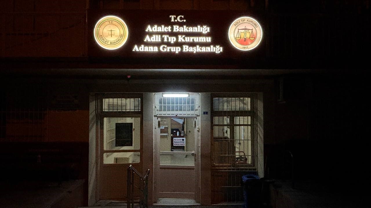 Cadde ortasında bıçaklı kavga: 1 ölü