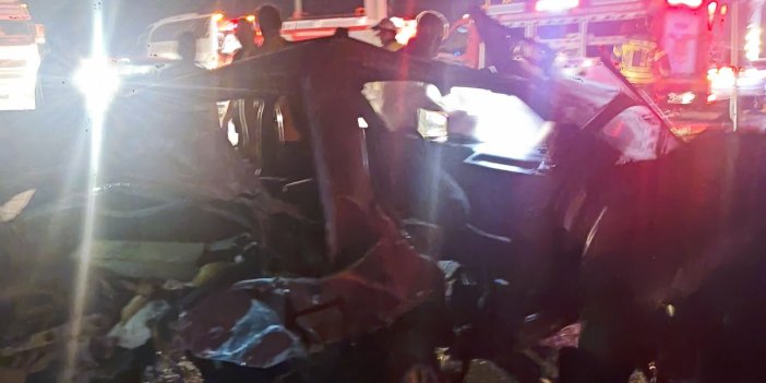 İki otomobil çarpıştı: 1 ölü, 4 yaralı