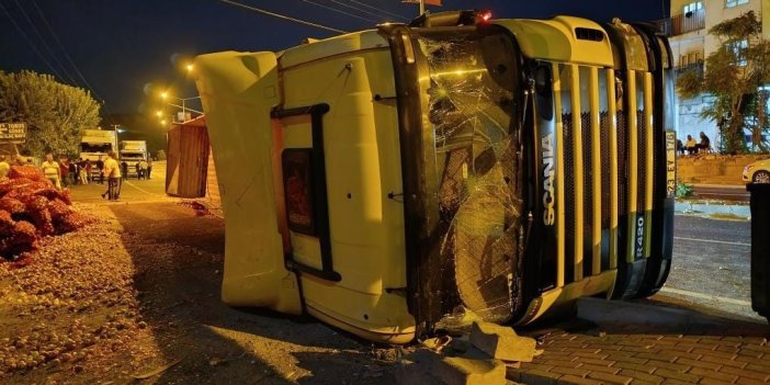 Arızalanan tırdan aşağı indi, hayatını kaybetti