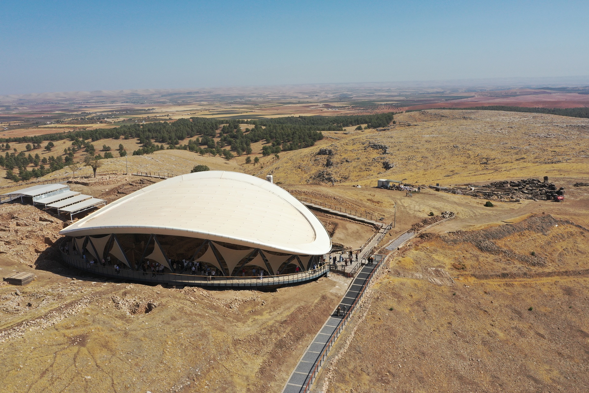 Göbeklitepe'de yeni yapıların izleri tespit edildi