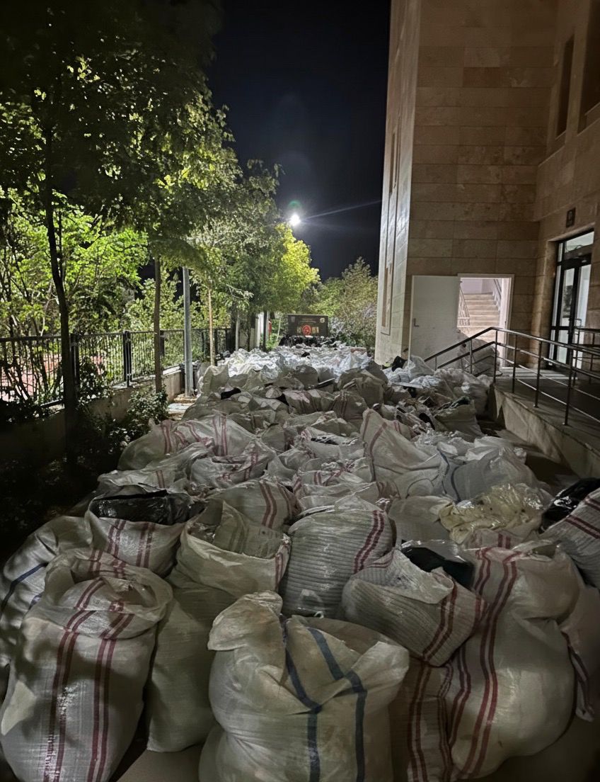 Sosyal medyada gümrük kaçağı eşya satan 3 kişi gözaltına alındı