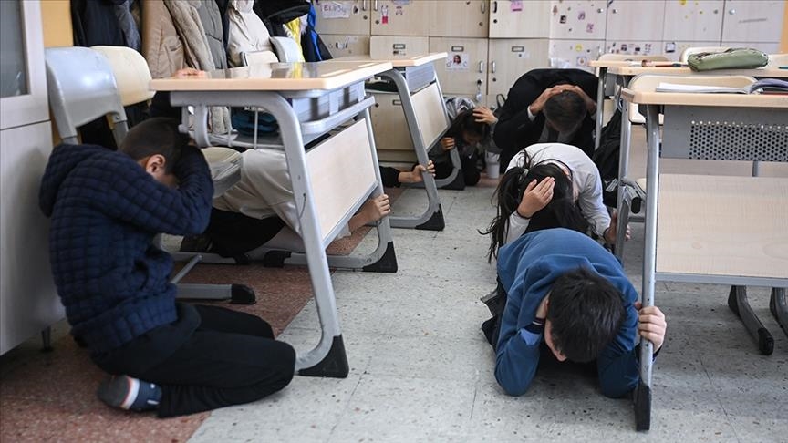 Afetlere karşı okullarda tatbikat yapılacak