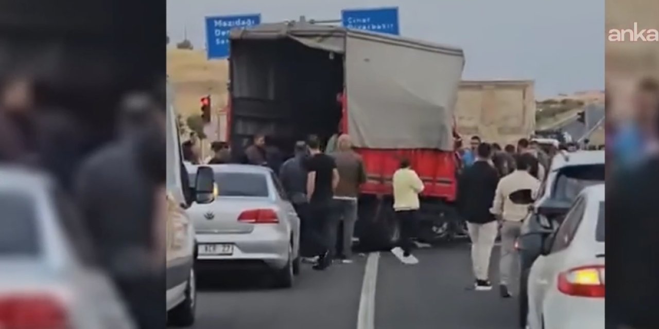 Diyarbakır’da tarım işçilerini taşıyan kamyonet kaza yaptı: 3’ü çocuk 14 kişi yaralandı