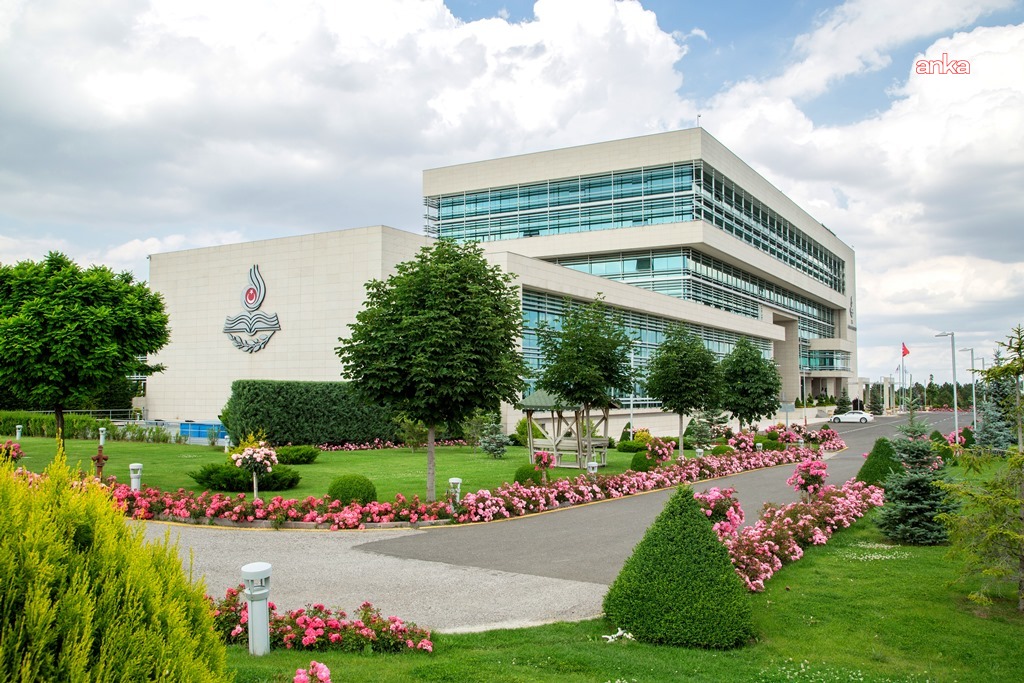 AYM'den, Basın İlan Kurumu'nun ilan kesme cezası verme yetkisine iptal