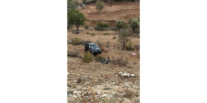 Kontrolden çıkan otomobil şarampole devrildi: 2 yaralı