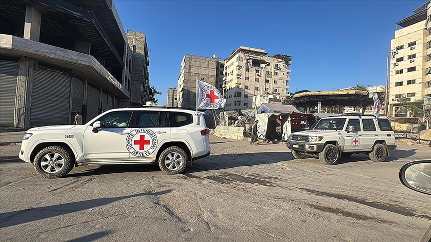 Hamas, Gazze'deki 20 İsrailli esiri Kızılhaç'a teslim etti