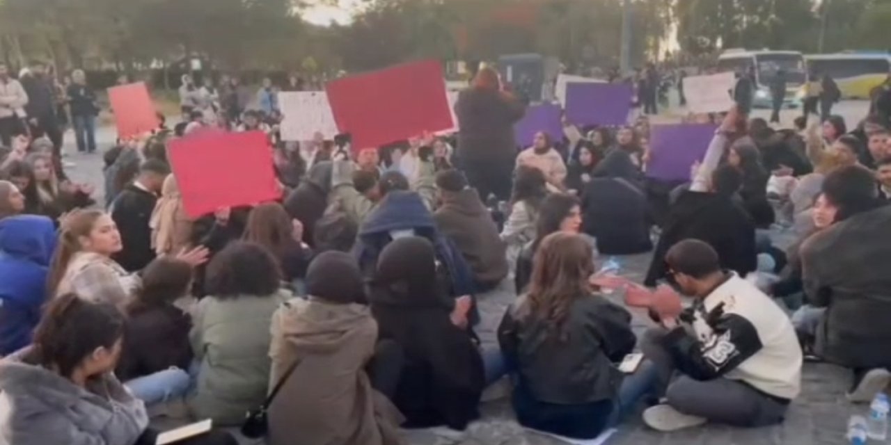 Van Yüzüncüyıl Üniversitesi Rojin Kabaiş için ayakta