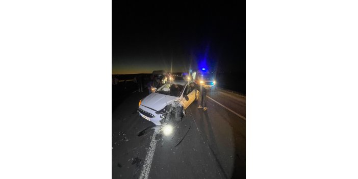 Batman'da iki araç kafa kafaya çarpıştı: 2 yaralı