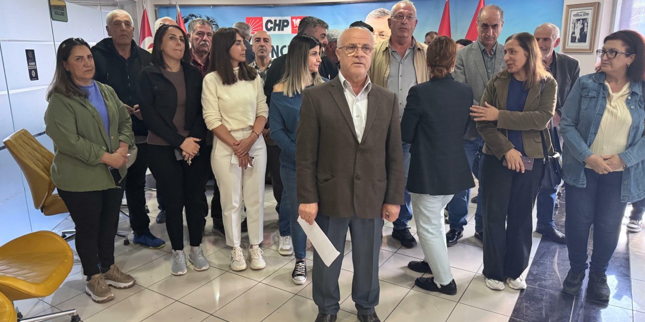 CHP il yönetimi kendini parti binasına kilitledi