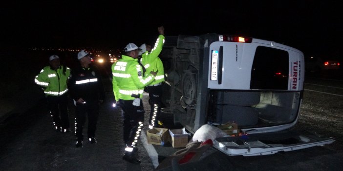 Tur midibüsü devrildi: 13'ü öğrenci 14 kişi yaralandı
