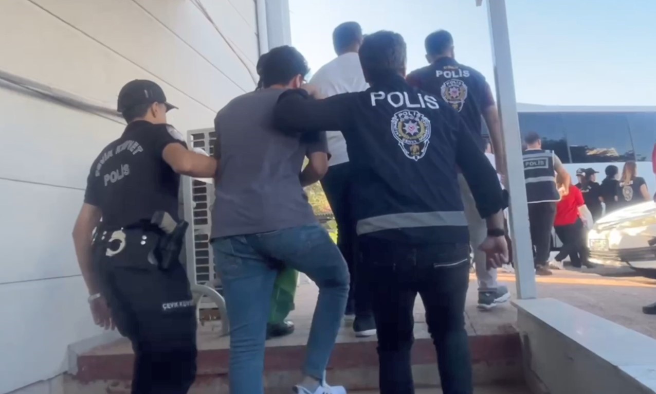 Sosyal medya dolandırıcıları yakaladı