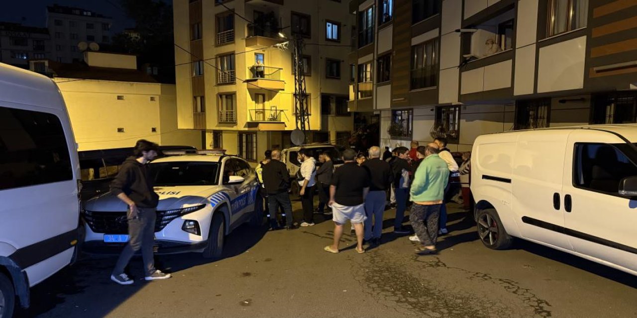 Bir sürücü sokakta bulunan 8 araca çarptı