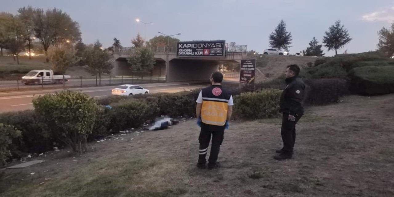 Kavşakta cansız beden bulundu
