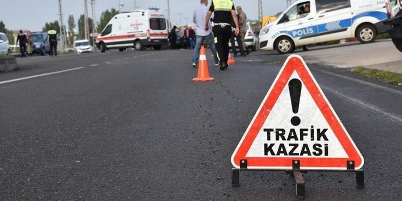 Hafif ticari araç devrildi: 1 ölü, 5 yaralı