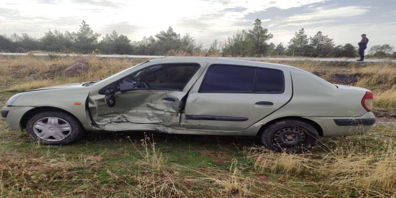 İki araç çarpıştı: 5 yaralı